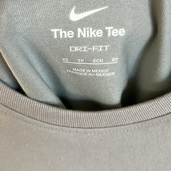 Nike DRI-FIT Swoosh Tank | SIZE XS - Picture 4 of 6